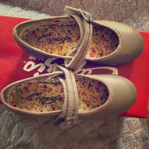 Girls tap shoes